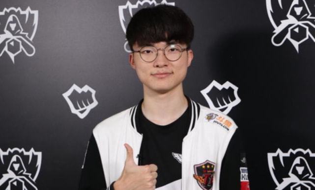 Spirit , Liquid, 和 Virtus.pro 晋级 BLAST Bounty Fall 2025 LAN 阶段